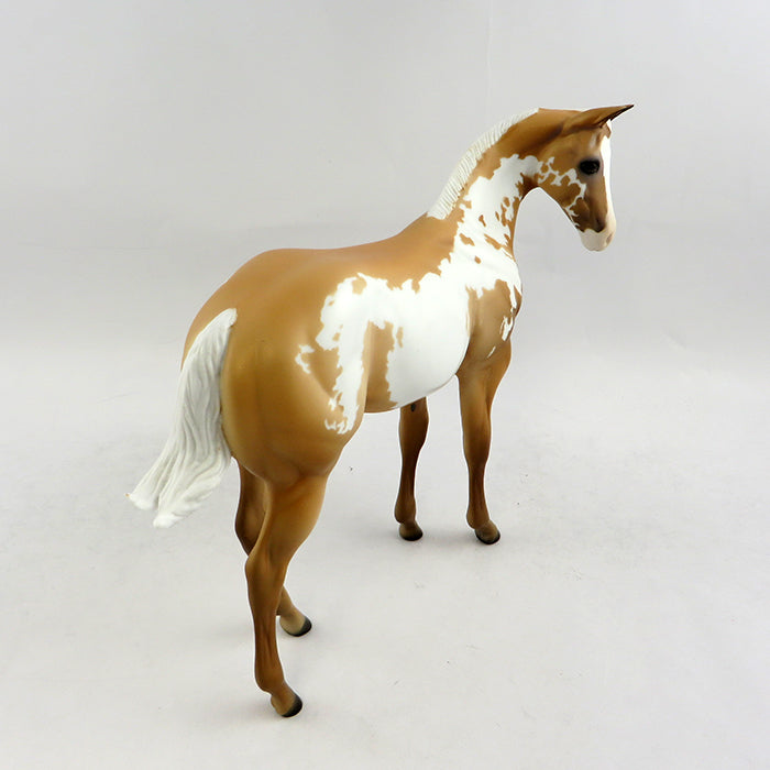 MODEL HORSE