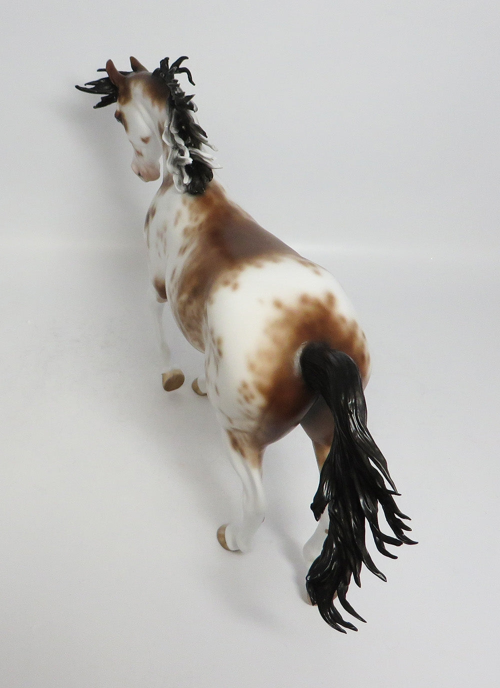 GREAT LESLIE-OOAK BAY SOBINO THOROUGHBRED MODEL HORSE BY SHERYL LEISURE