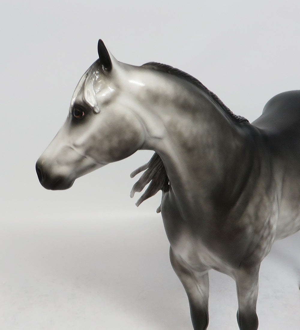 MAGUIRE-OOAK DAPPLE GREY ISH MODEL HORSE BY SHERYL LEISURE