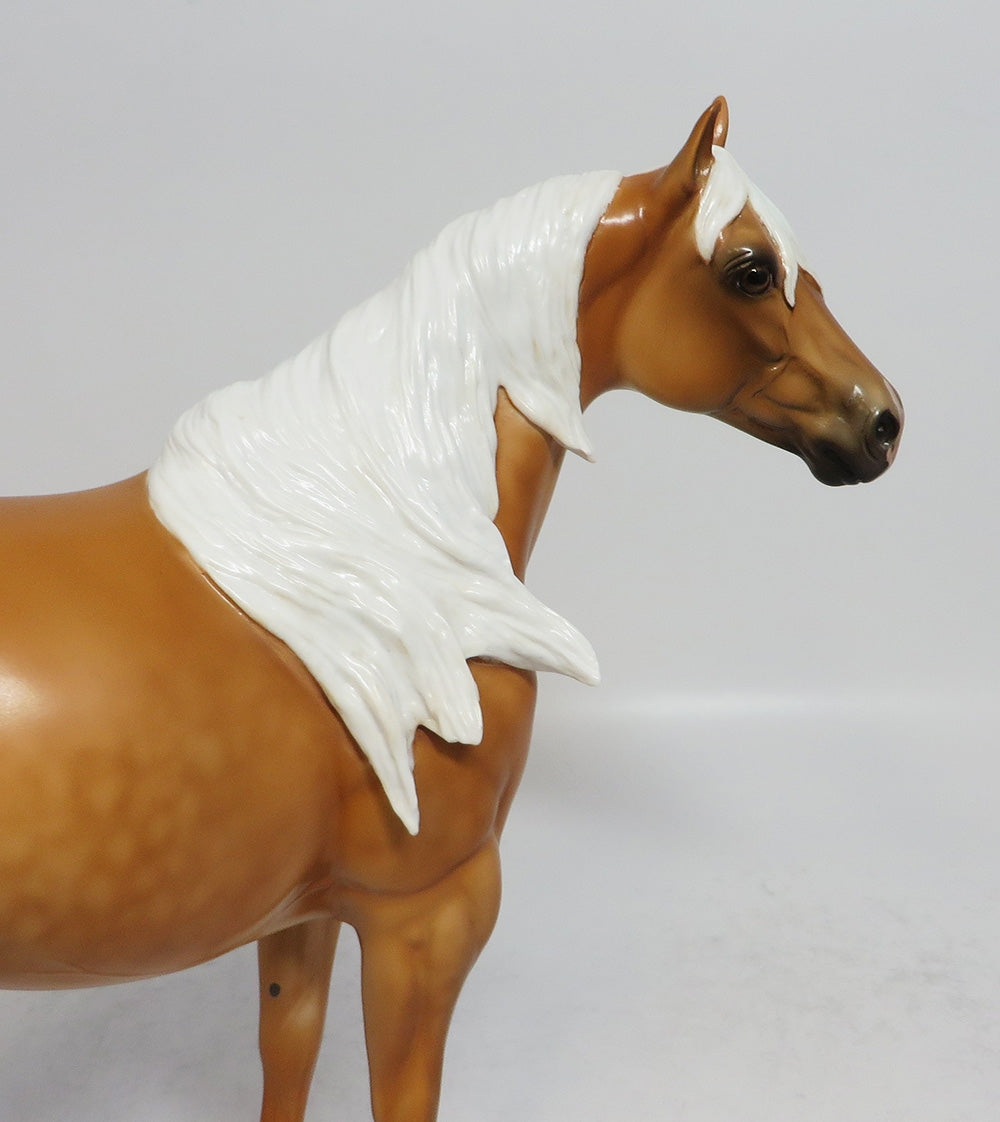 GOING FOR THE GOLD-LE-6 DAPPLE PALOMINO ISH MODEL HORSE SUPER BOWL SALE 2018