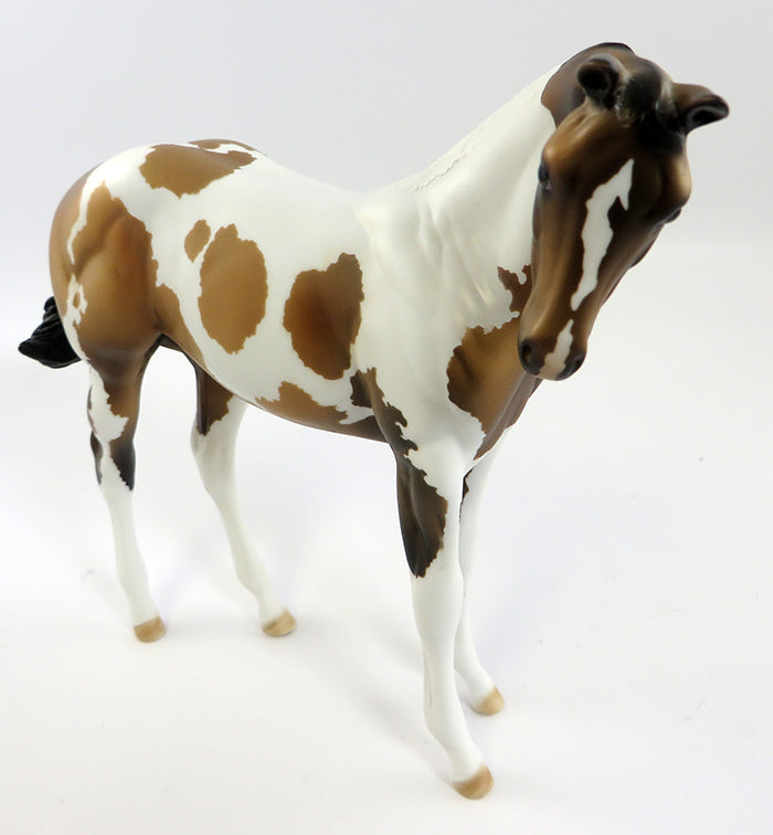 FLY-OOAK BUCKSKIN PAINT WEANLING MODEL HORSE BY DAWN QUICK 2/7