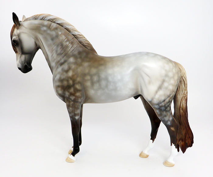 CURRINGTON-OOAK STAR DAPPLE CHESTNUT GOING GREY ANDALUSIAN MODEL HORSE 2/8