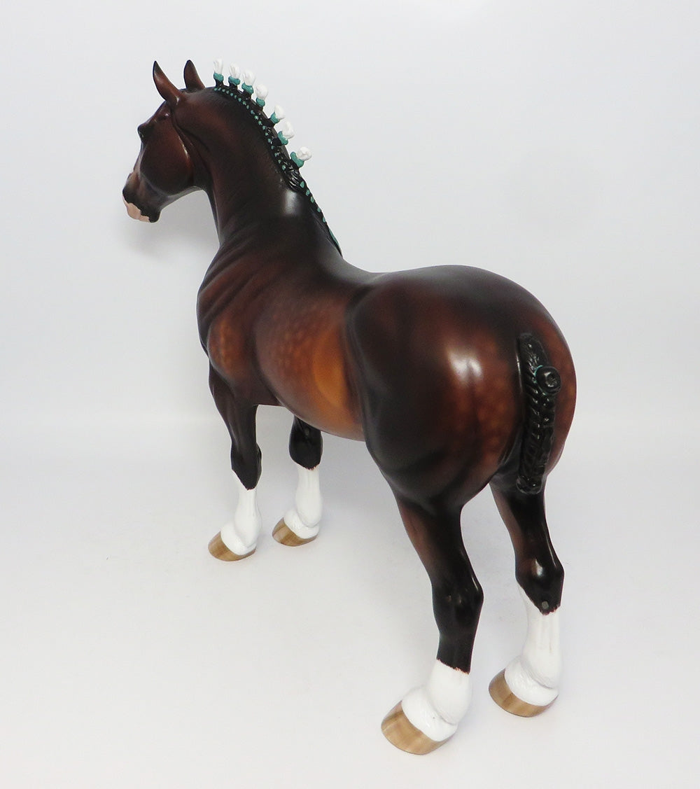 HEARTHSTONE-OOAK STAR DAPPLED BAY STANDING DRAFTER WITH GREEN & BLACK RIBBONS 12-12-17