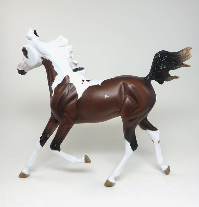 BLUE EYES "SHOW GIRL" - ETCHED PINTO YEARLING MODEL HORSE BY SHERYL LEISURE - 3/17