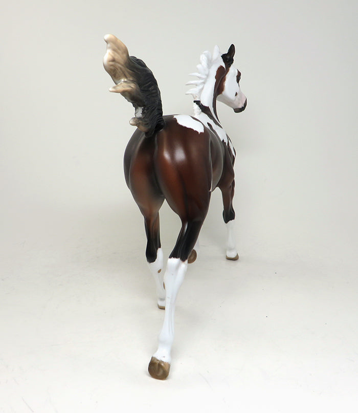 BLUE EYES "SHOW GIRL" - ETCHED PINTO YEARLING MODEL HORSE BY SHERYL LEISURE - 3/17