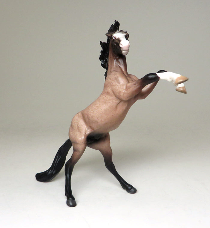 MUSTANG MODEL HORSE