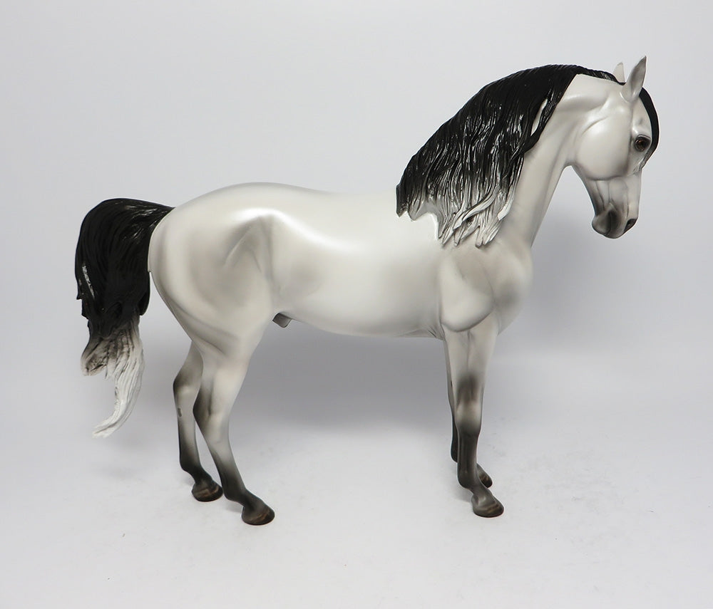 Elegante Plata N (Sleek N Silver)