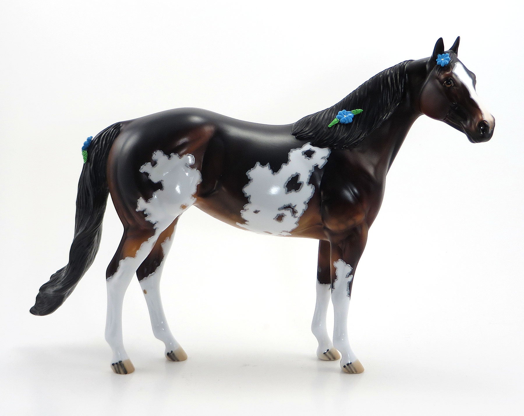 LAND I LOVE- OOAK Seal Bay Stock Model Horse with Mapping & Blue Flowers - 7/3