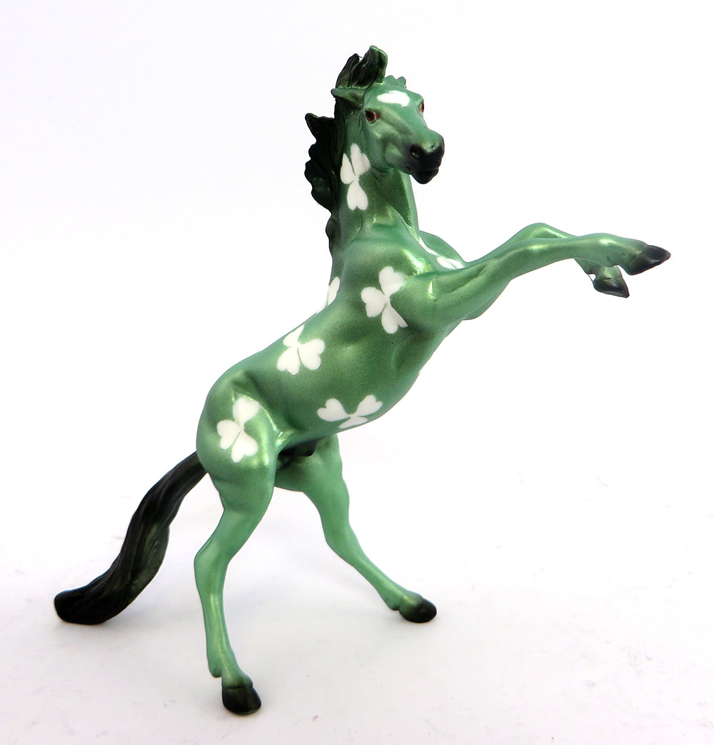 BRAON-LE-2 ST. PATRICKS DAY DECORATOR REARING CHIP 3/14