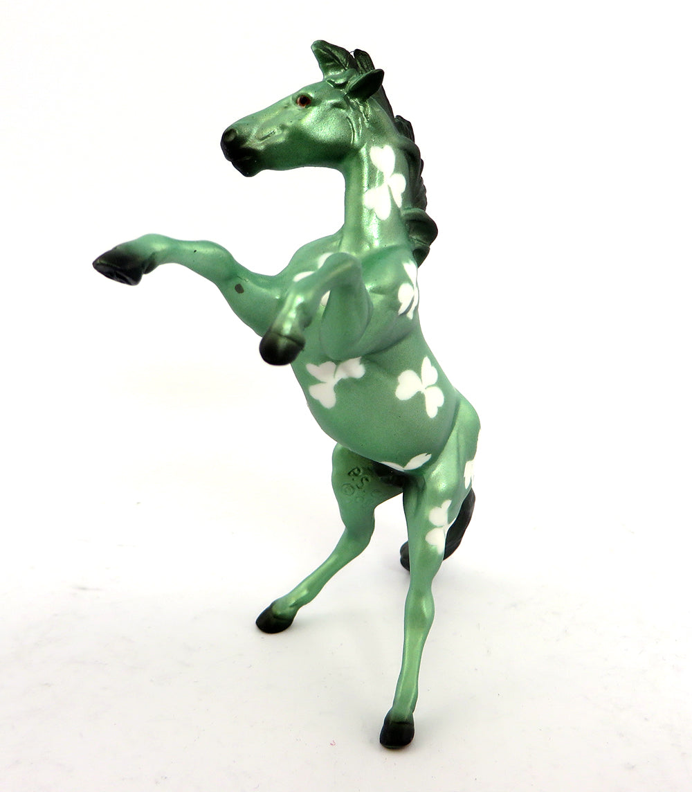 BRAON-LE-2 ST. PATRICKS DAY DECORATOR REARING CHIP 3/14