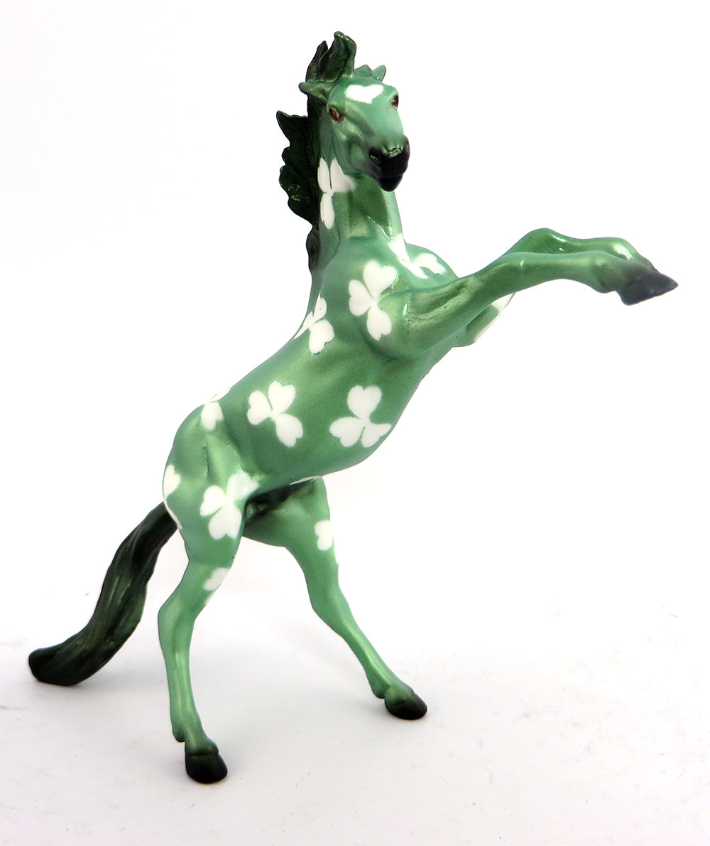 BRAON-LE-2 ST. PATRICKS DAY DECORATOR REARING CHIP 3/14