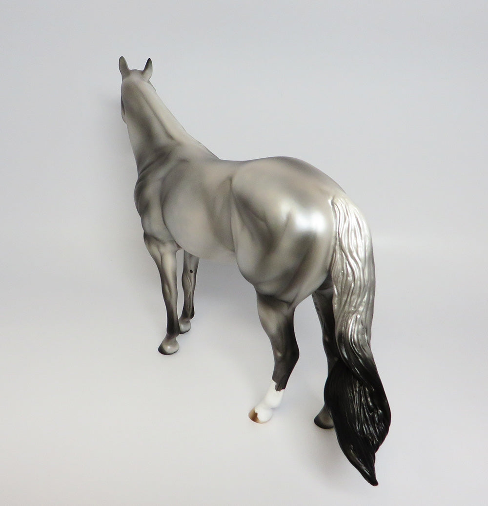 BLACK LUNA~LE-8 DAPPLE GREY ISH MODEL HORSE 9/20/17