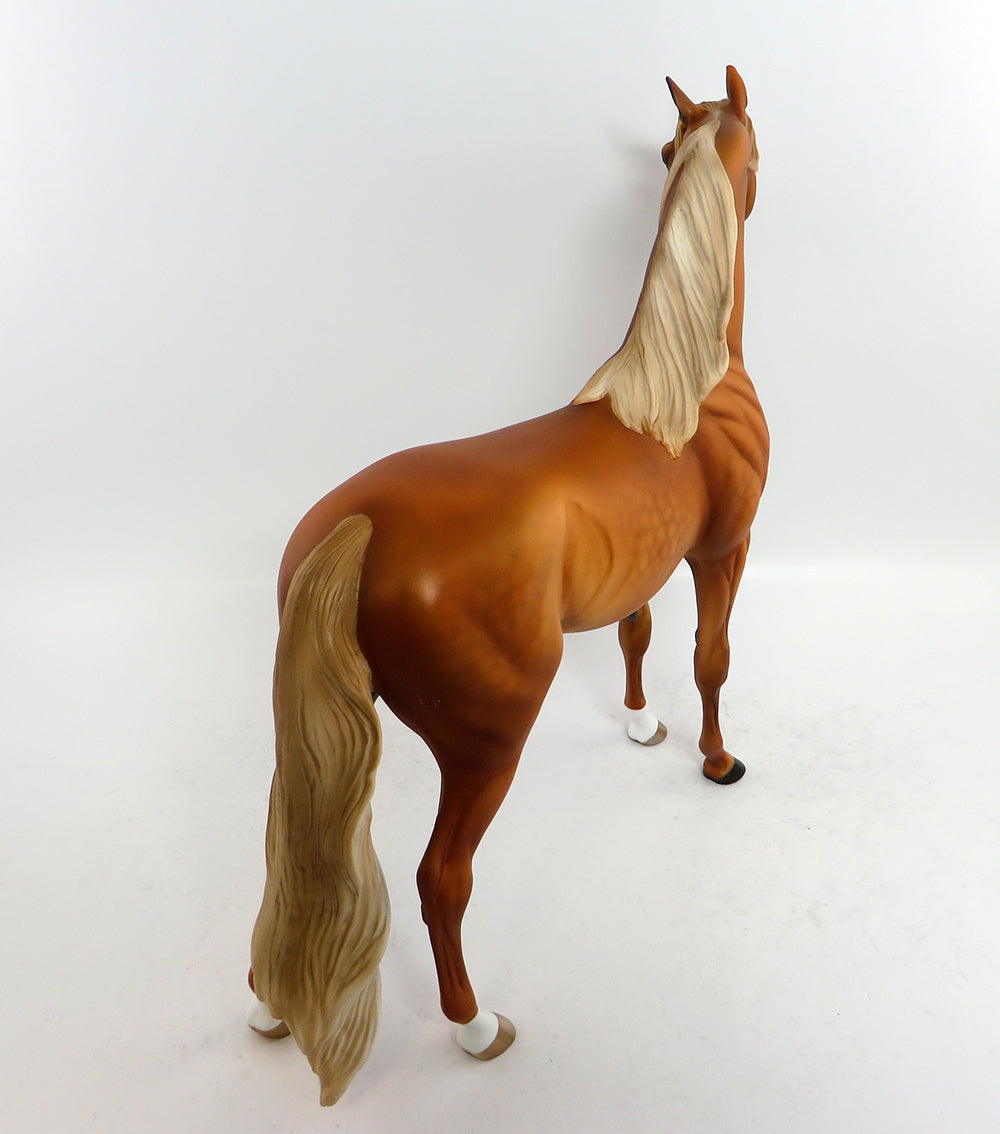 CHEVAL-LE-3 DAPPLE CHESTNUT ARABIAN MODEL HORSE 3/24