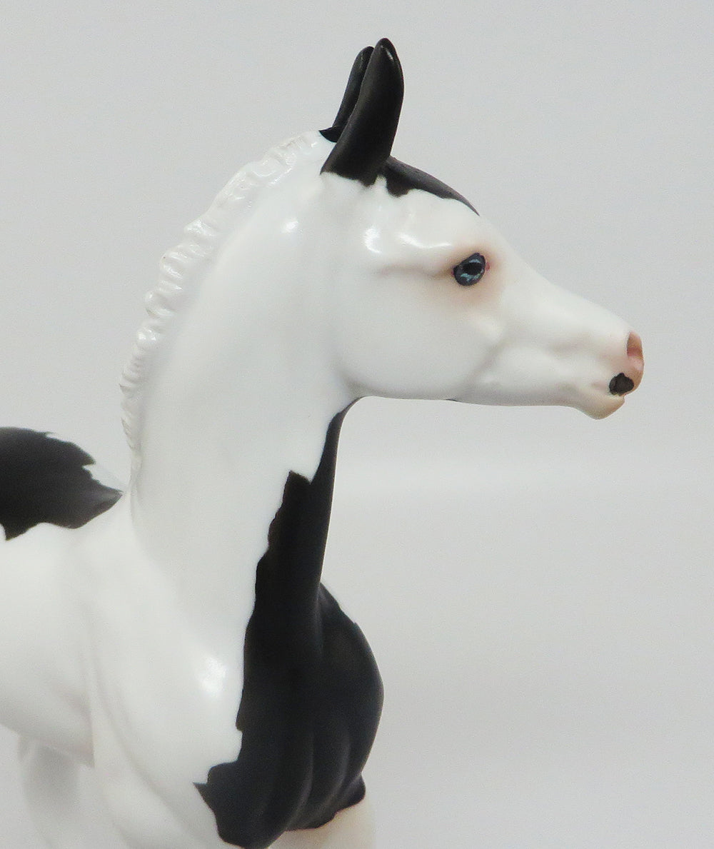 ARROW~LE-5 BLACK PAINT FOAL MODEL HORSE 4/4