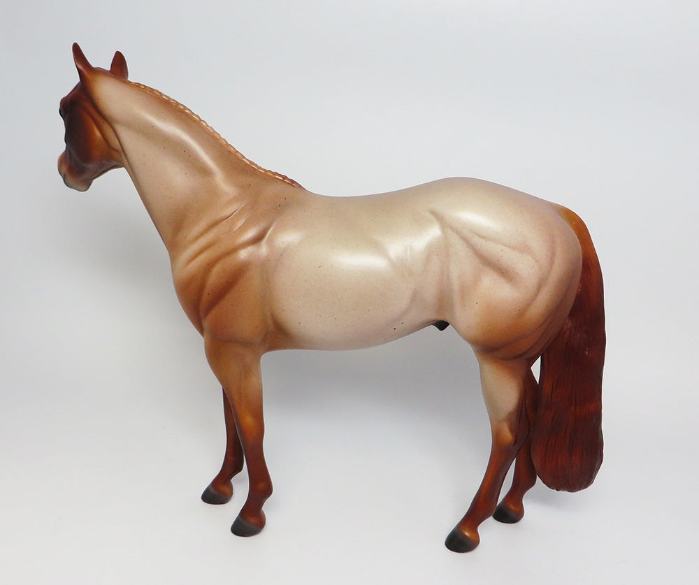 IMA SHIFTY GOODBAR-LE-15 QUARTER HORSE CONGRESS QUEEN'S 2016 ISH MODEL HORSE QHC 17