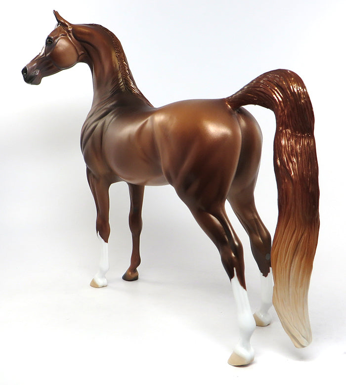 THE MAD HATTER-LE-3-CHESTNUT SABINO ARABIAN MODEL HORSE EQ 2016