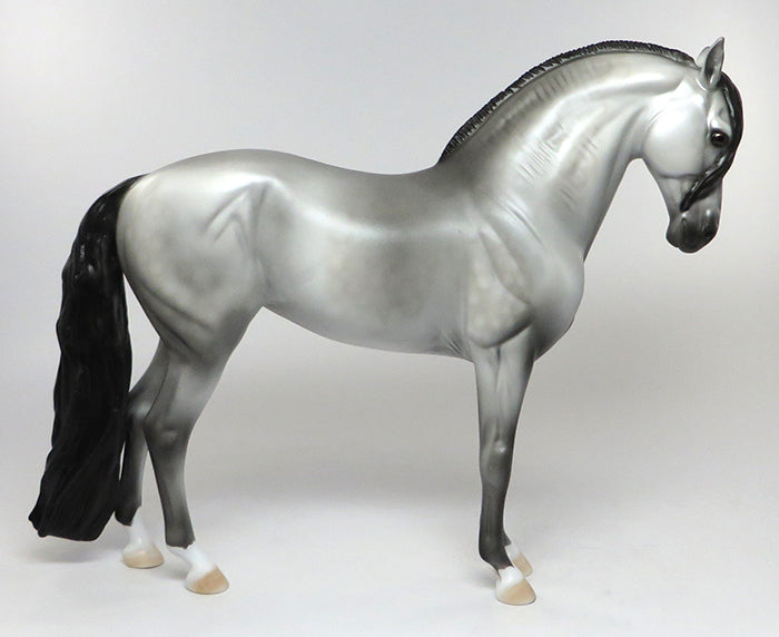 MALEFICIENT-LE-4 SILVER PEARL ROACHED MANE ANDALUSIAN MODEL HORSE EQ 2016 7/28