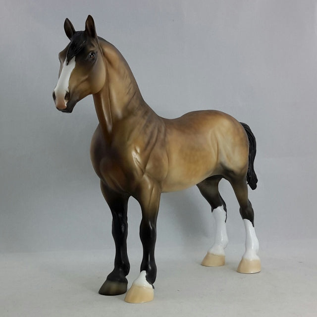 COLUMBIAN EXCHANGE - Dapple Bay Standing Drafter