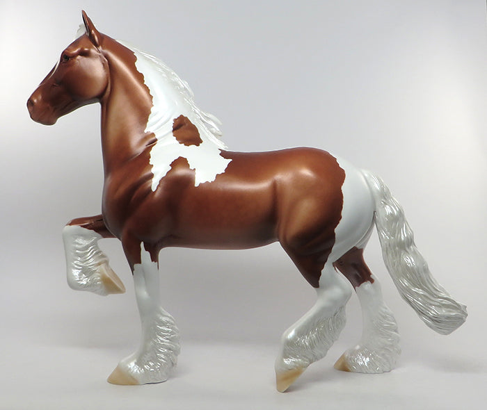 THE GIANT-LE-4 CHESTNUT PAINT TROTTING DRAFTER MODEL HORSE EQ 2016