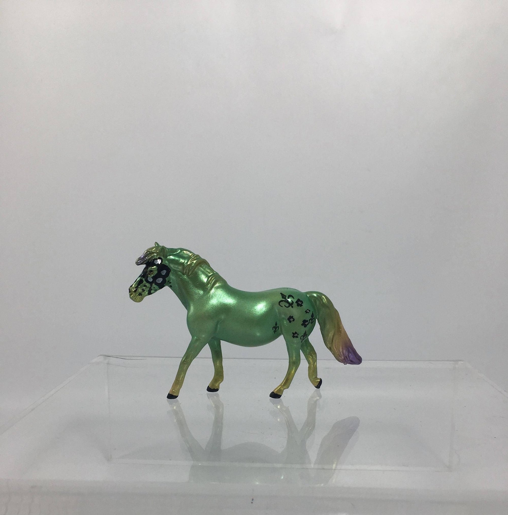 Bead-OOAK Mardi Gras Pony Chip Deco SB21