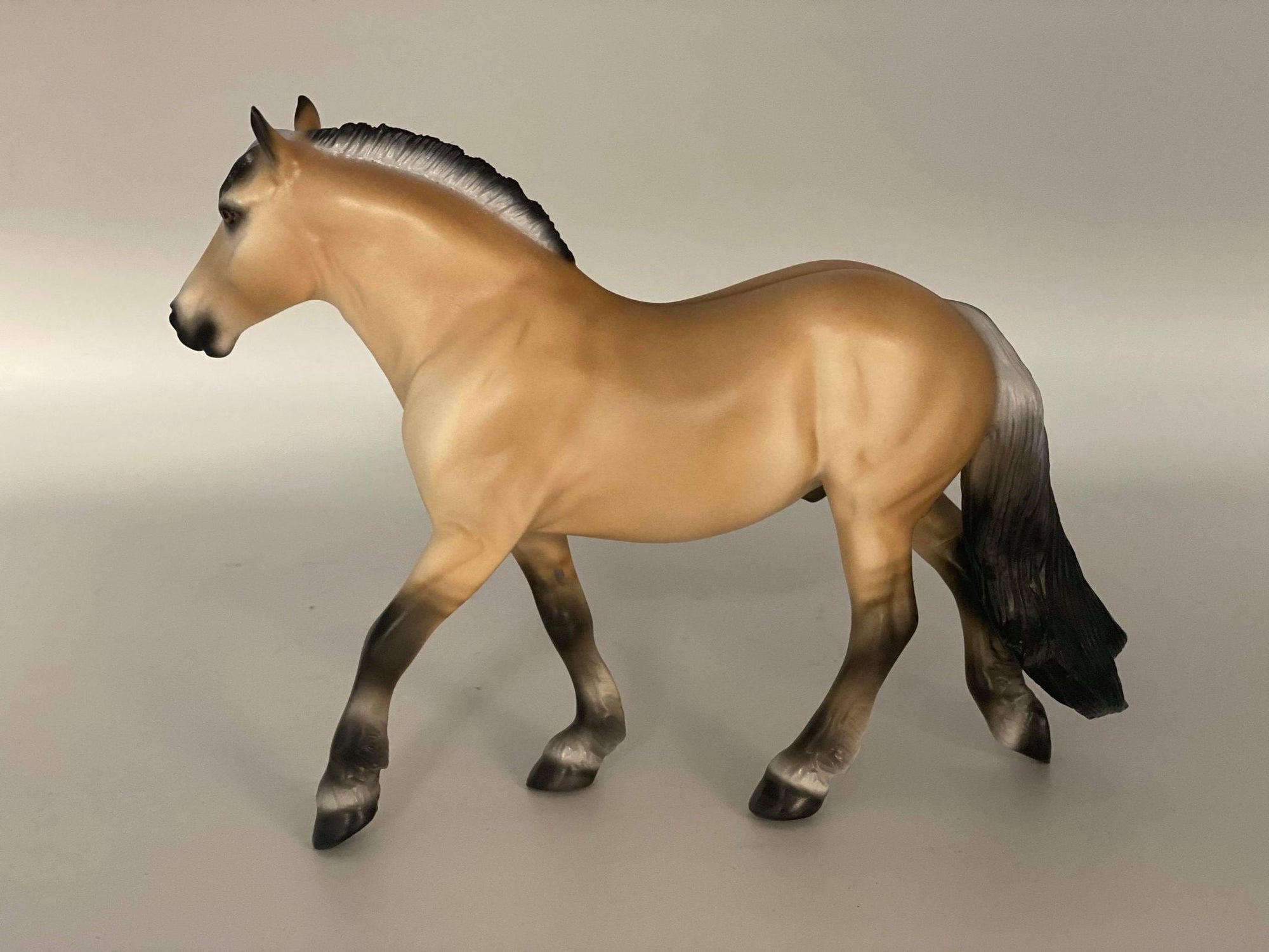 LOYALTY MEMBER PRE-ORDER SUNSET-LE-101 Sunset Trotting Pebbles Drafter EQ 2021