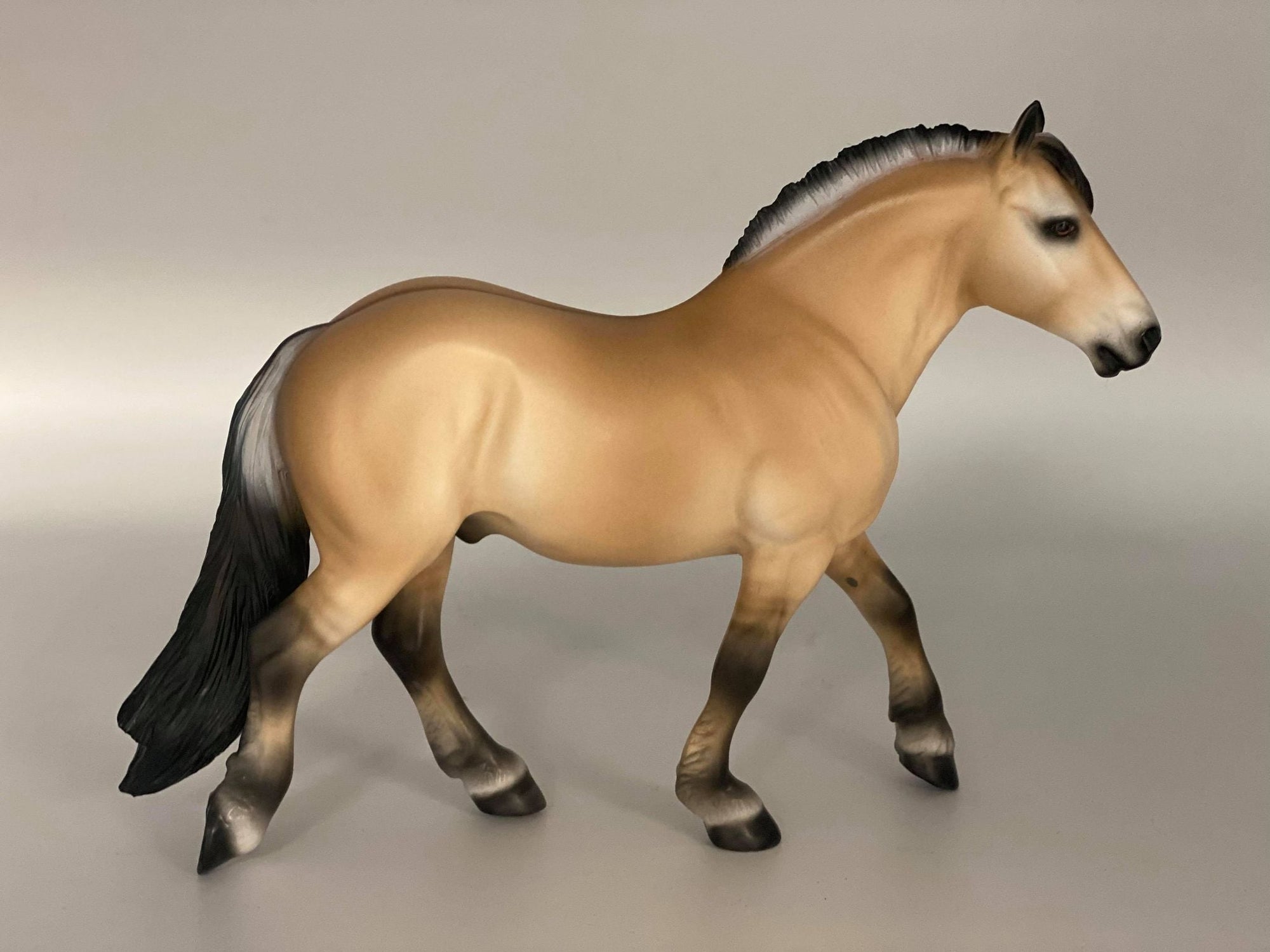 LOYALTY MEMBER PRE-ORDER SUNSET-LE-101 Sunset Trotting Pebbles Drafter EQ 2021