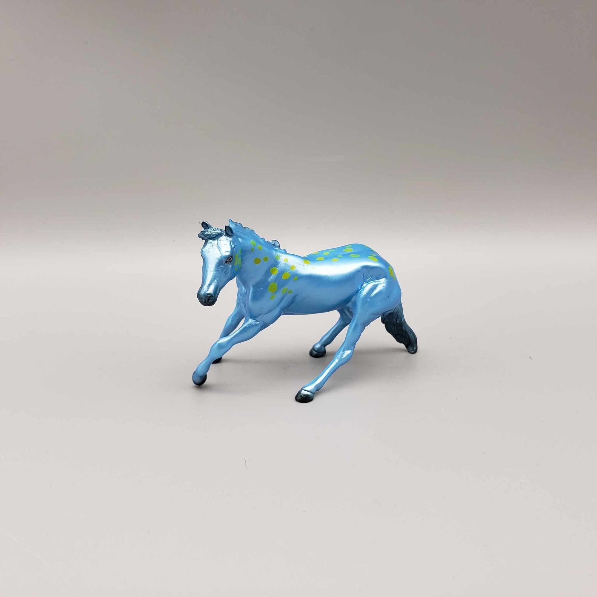 Daahraed & Calf OOAK Neon Blue Blacklight Reactive Cutter & Alien Calf Chip LE-30 By Jess Hamill Moonlight Madness 2023 MM23