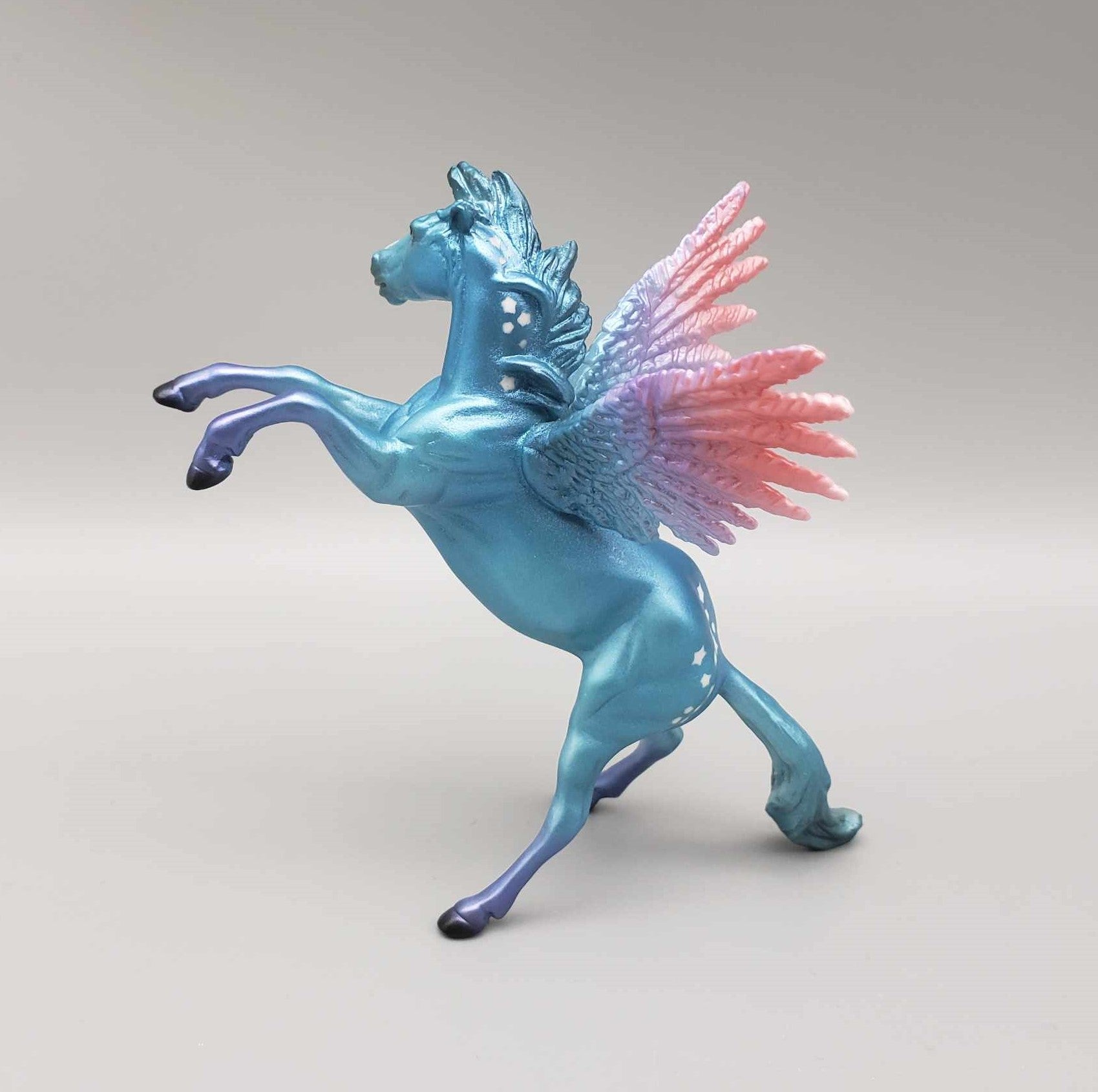 Goodwill OOAK Blue, Purple & Pink Deco Winged Rearing Chip W/ Stars By Hannah Olson FACEBOOK AUCTION Holiday Sale HS23