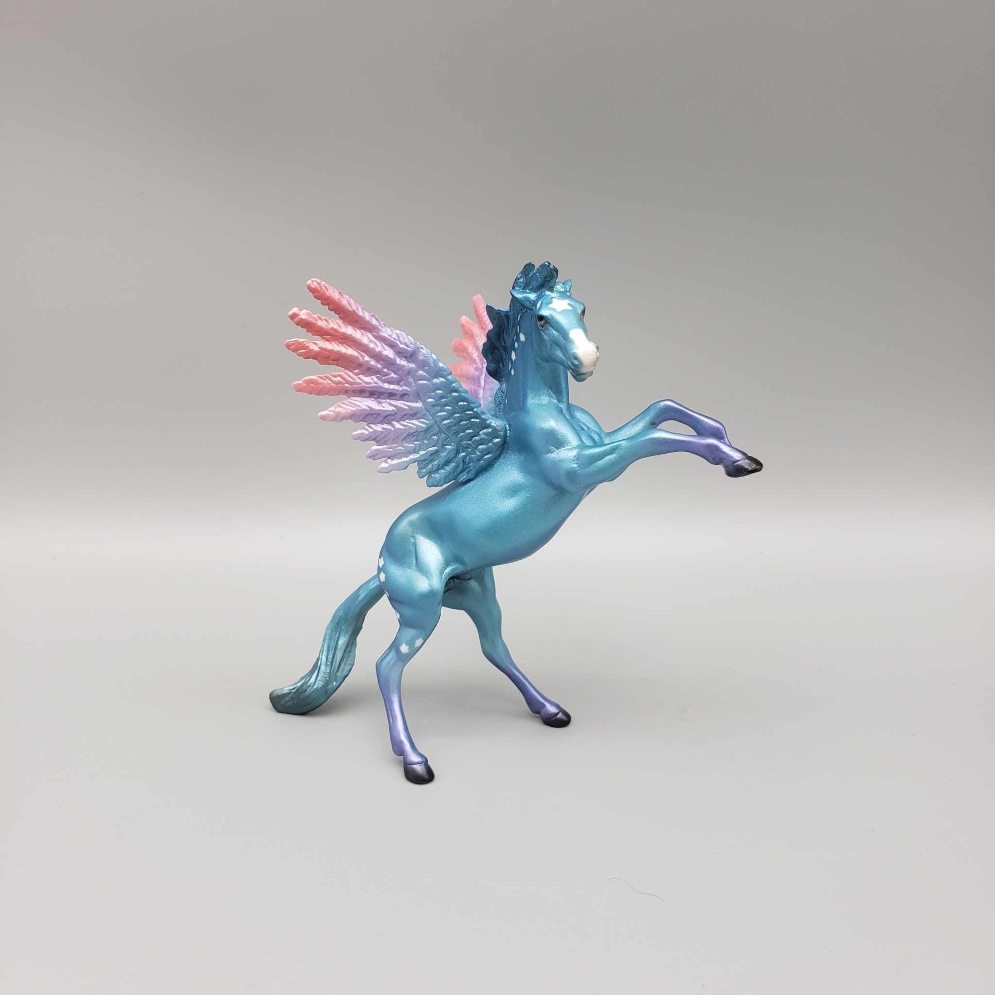 Goodwill OOAK Blue, Purple & Pink Deco Winged Rearing Chip W/ Stars By Hannah Olson FACEBOOK AUCTION Holiday Sale HS23