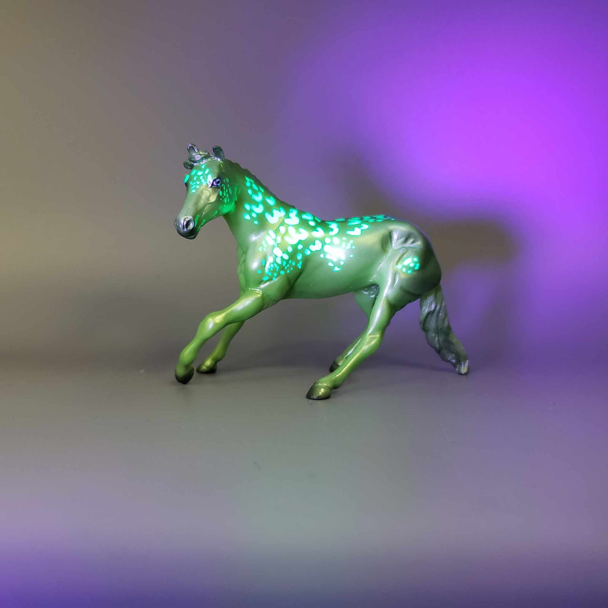 Ghevvaits & Calf OOAK Neon Green Blacklight Reactive Cutter & Alien Calf Chip LE-30 By Jess Hamill Moonlight Madness 2023 MM23