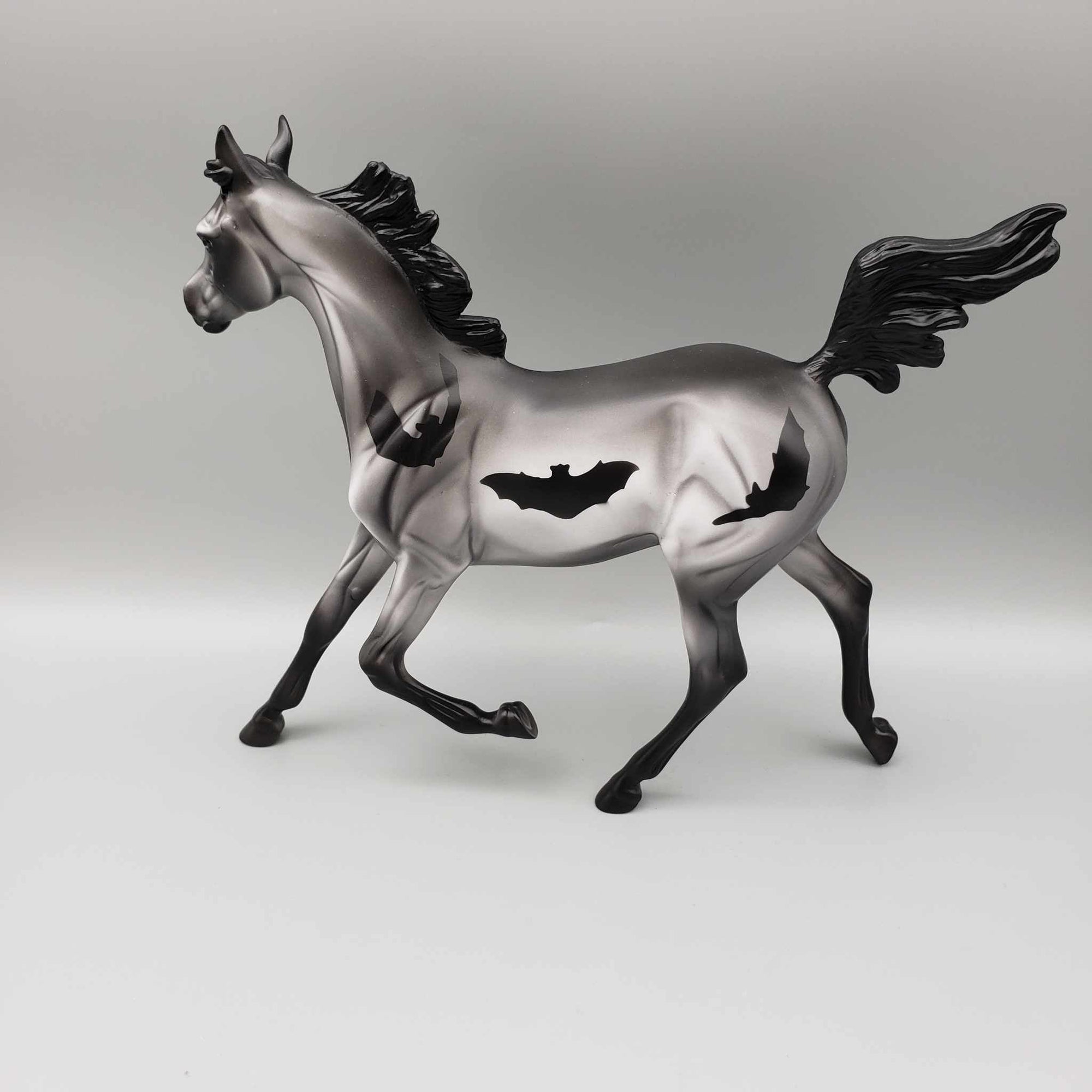 Balogh LE-18 (Bat Series) Halloween Deco Gray Yearling By Dawn Quick Moonlight Madness 2023 MM23