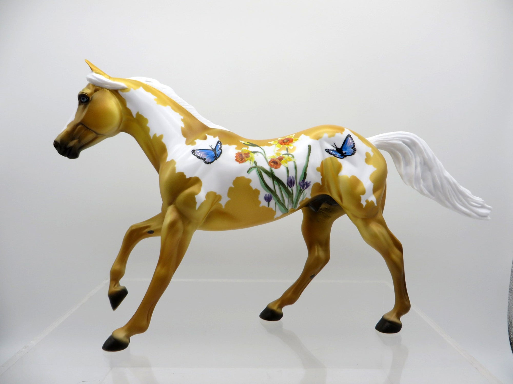 Butterfly Kisses-OOAK Deco Foundation Quarter Horse SHCF 2021