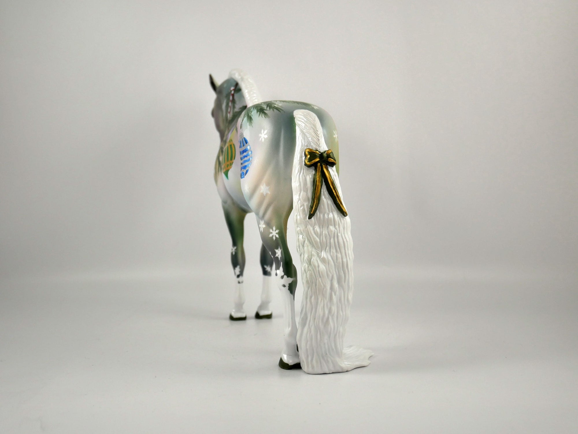 FESTIVE-OOAK CHRISTMAS DECORATOR BY DAWN QUICK 12/18/20