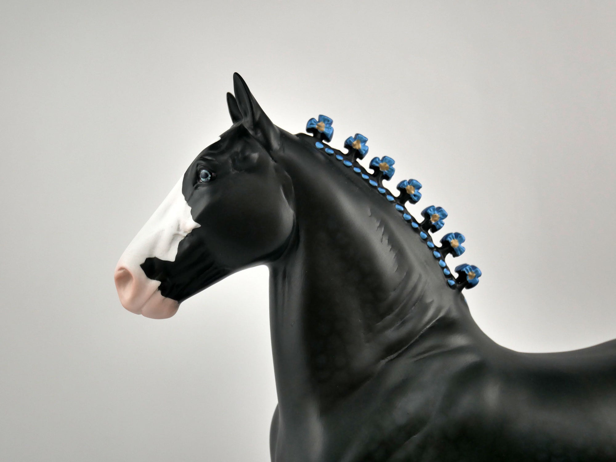 ECLIPSE-OOAK DAPPLE BLACK WITH BLUE BOBS TROTTING DRAFTER BY ELLEN ROBBINS 12/09/20