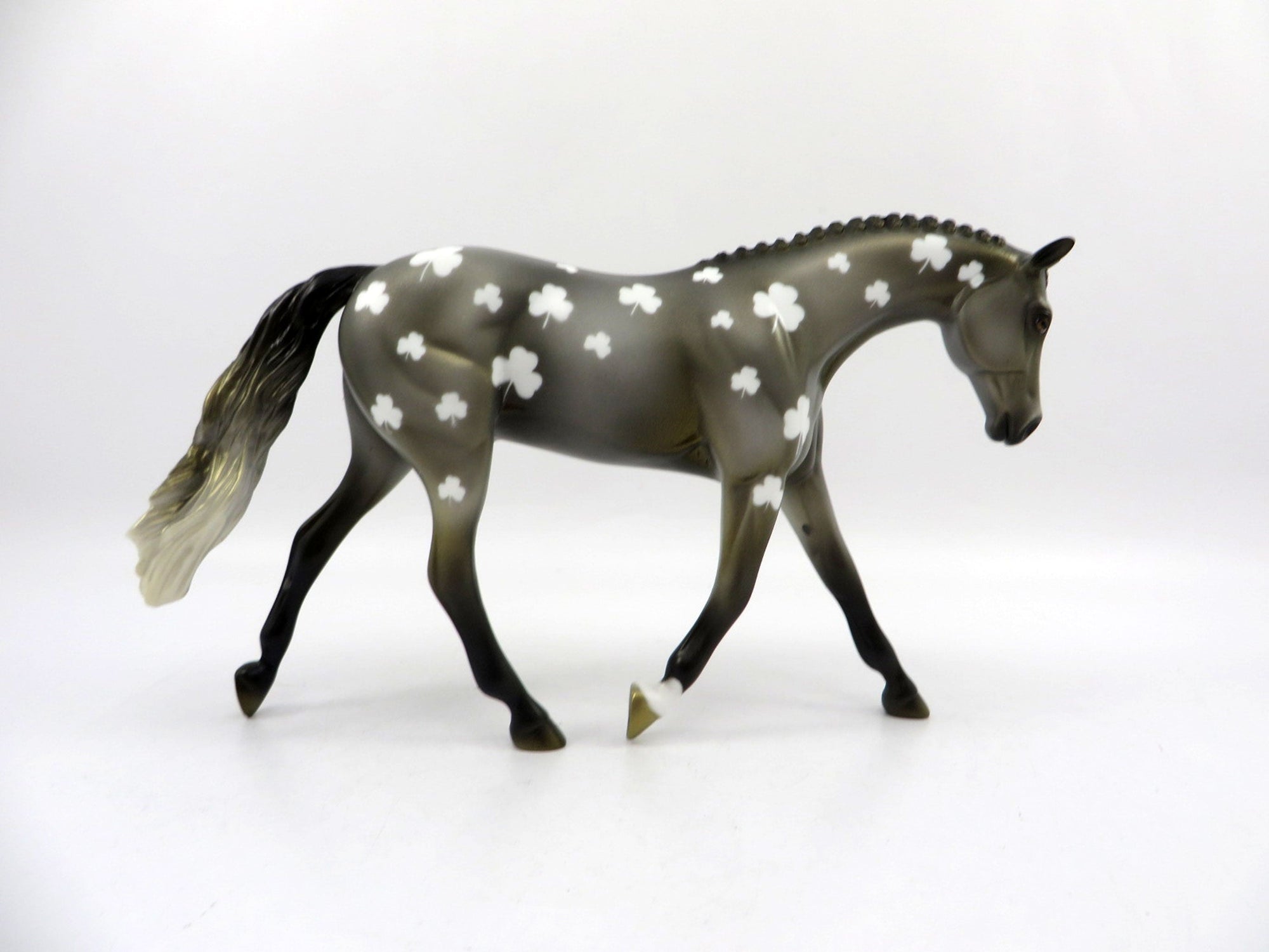 Fin-ooak St. Patricks Day decorator Warmblood Pebbles Bingo 3/21