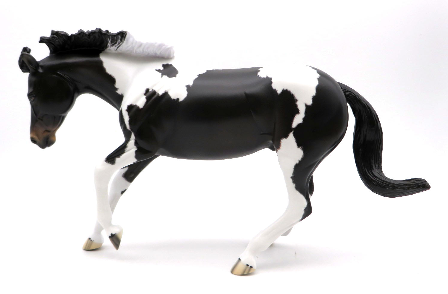 Chandalier-OOAK Etched Bay Performance Horse by Ellen Robbins 3/21/22