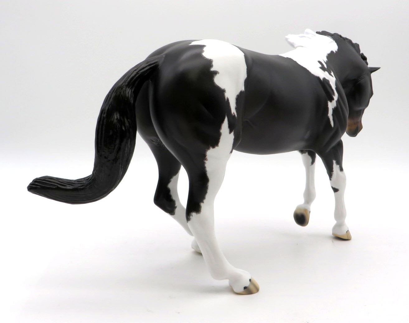 Chandalier-OOAK Etched Bay Performance Horse by Ellen Robbins 3/21/22