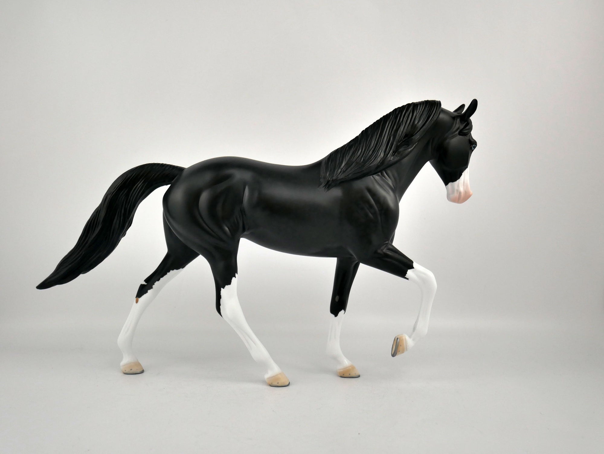MAGPIE-OOAK DAPPLED BLACK TENNESSEE WALKER BY ELLEN ROBBINS 12/09/20