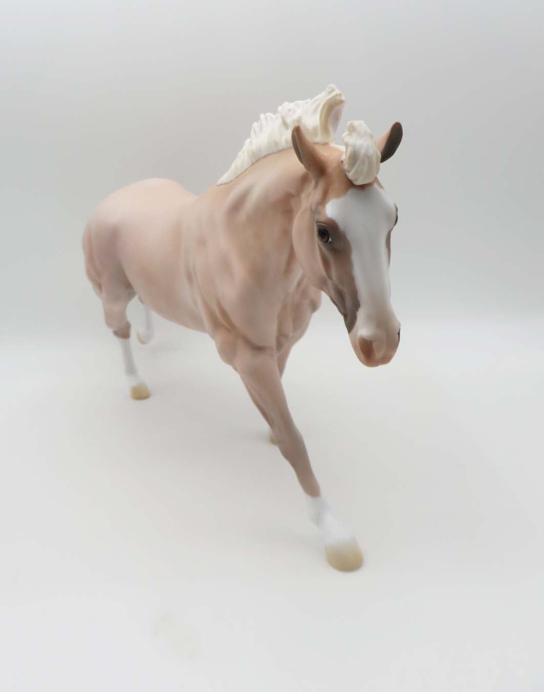 Ocarina OOAK Decorator Running Stock Horse by Jess Hamill SHCF23