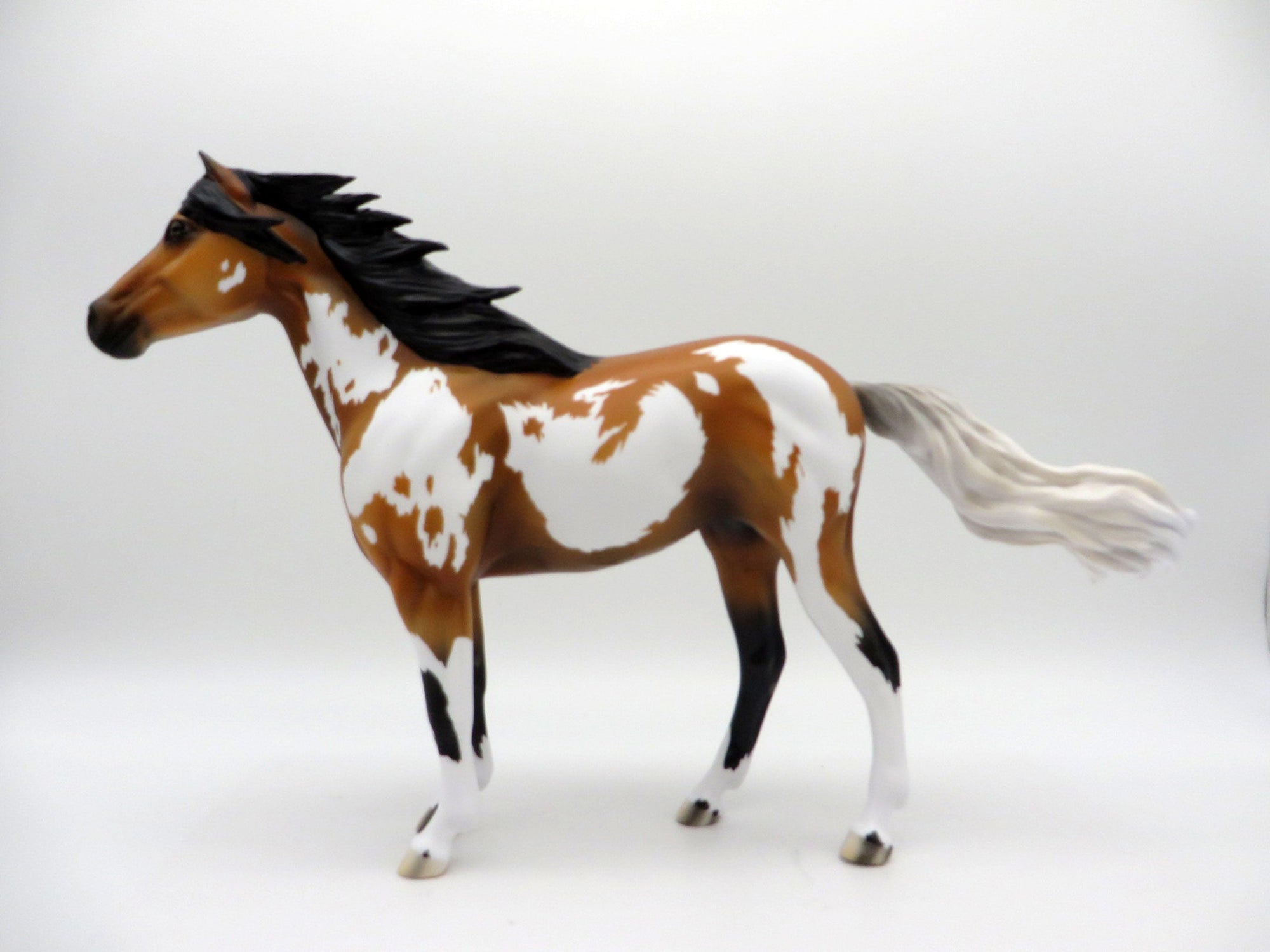 Spindrift LE-20 Mustang Painted By Ellen Robbins EQ 21