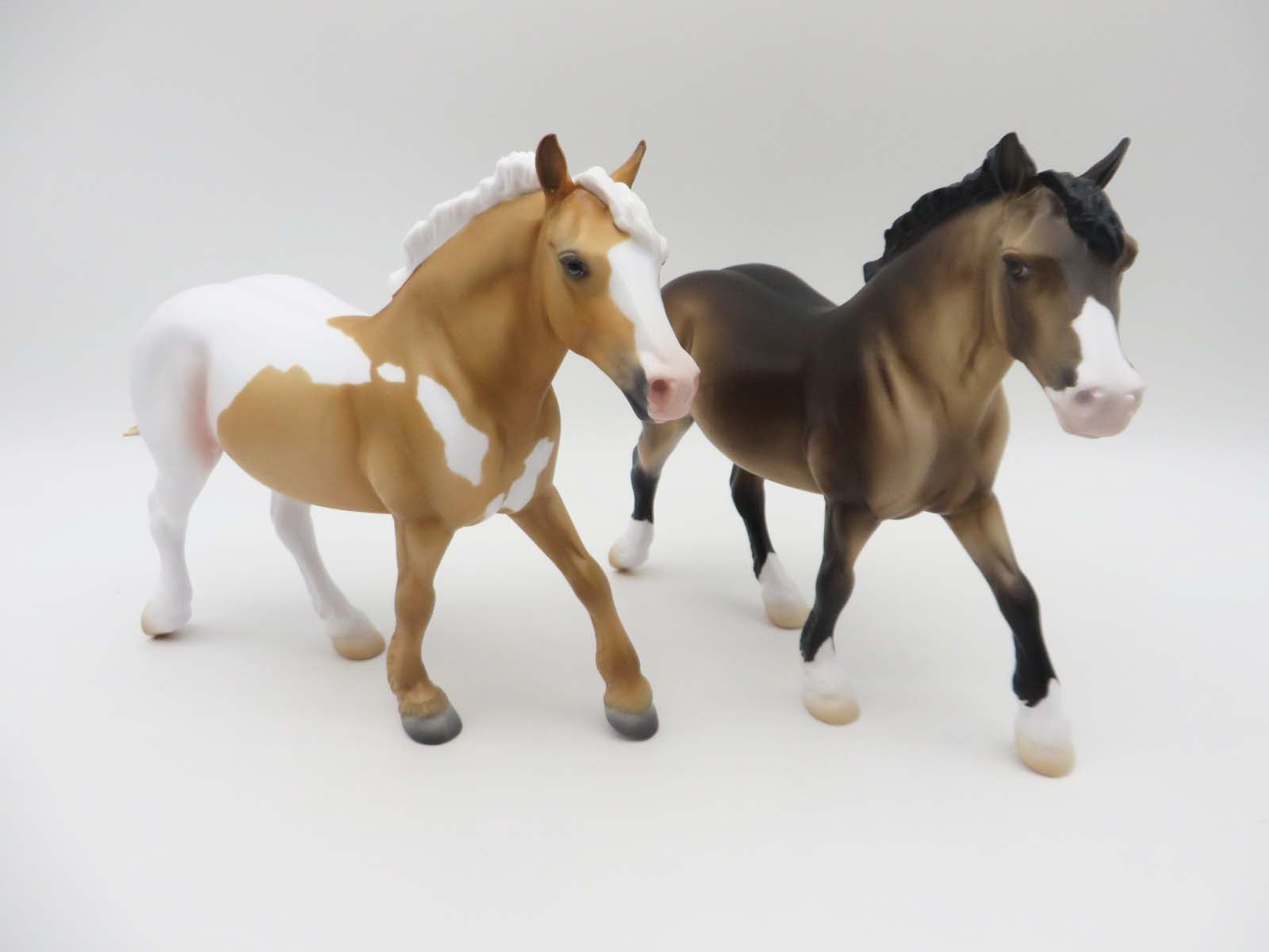 Sample of Tom Sawyer and Huckleberry Finn SET Classical Literature Series 2023