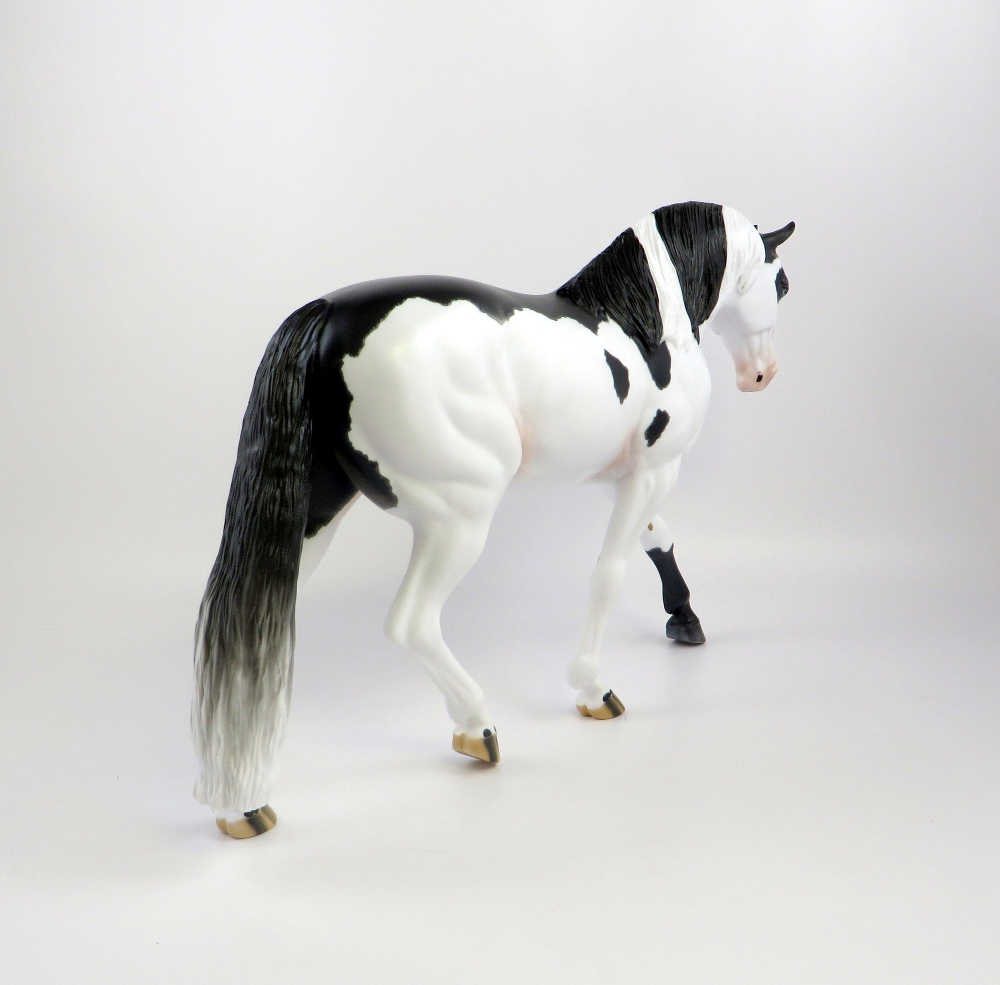 MORGANA-LE-20 BLACK OVERO IRISH DRAFT MODEL HORSE EQ 19