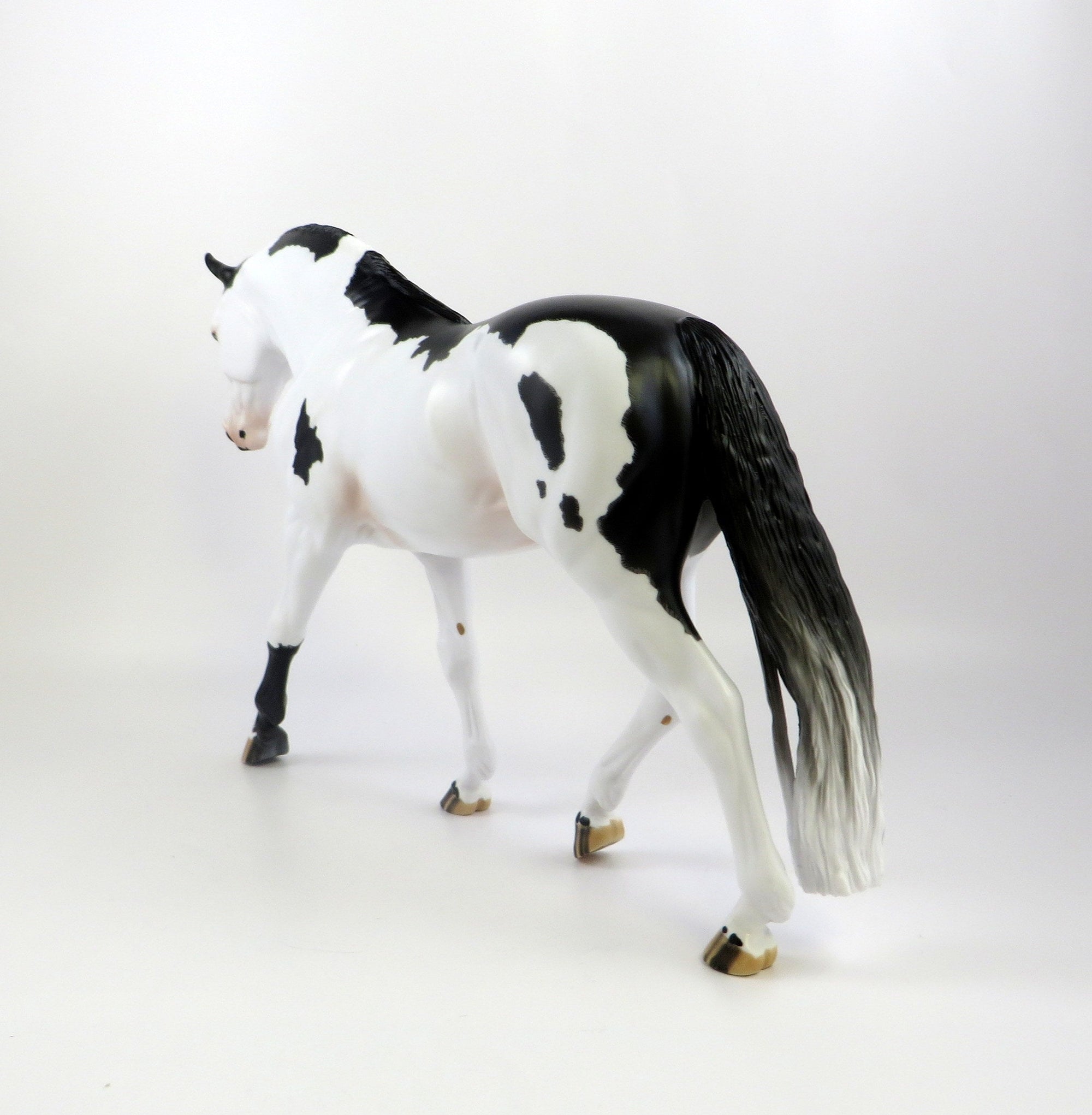 MORGANA-LE-20 BLACK OVERO IRISH DRAFT MODEL HORSE EQ 19