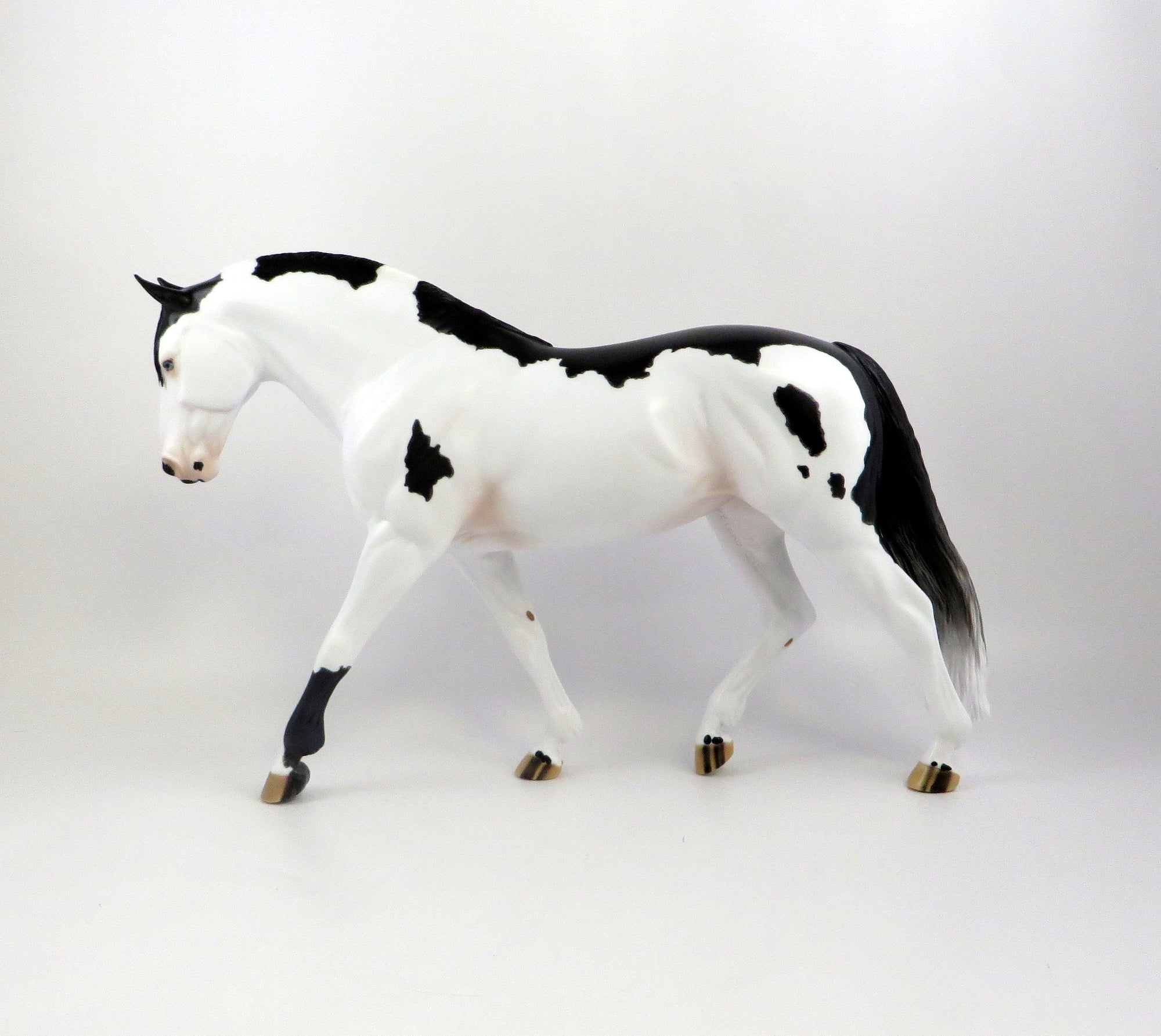 MORGANA-LE-20 BLACK OVERO IRISH DRAFT MODEL HORSE EQ 19