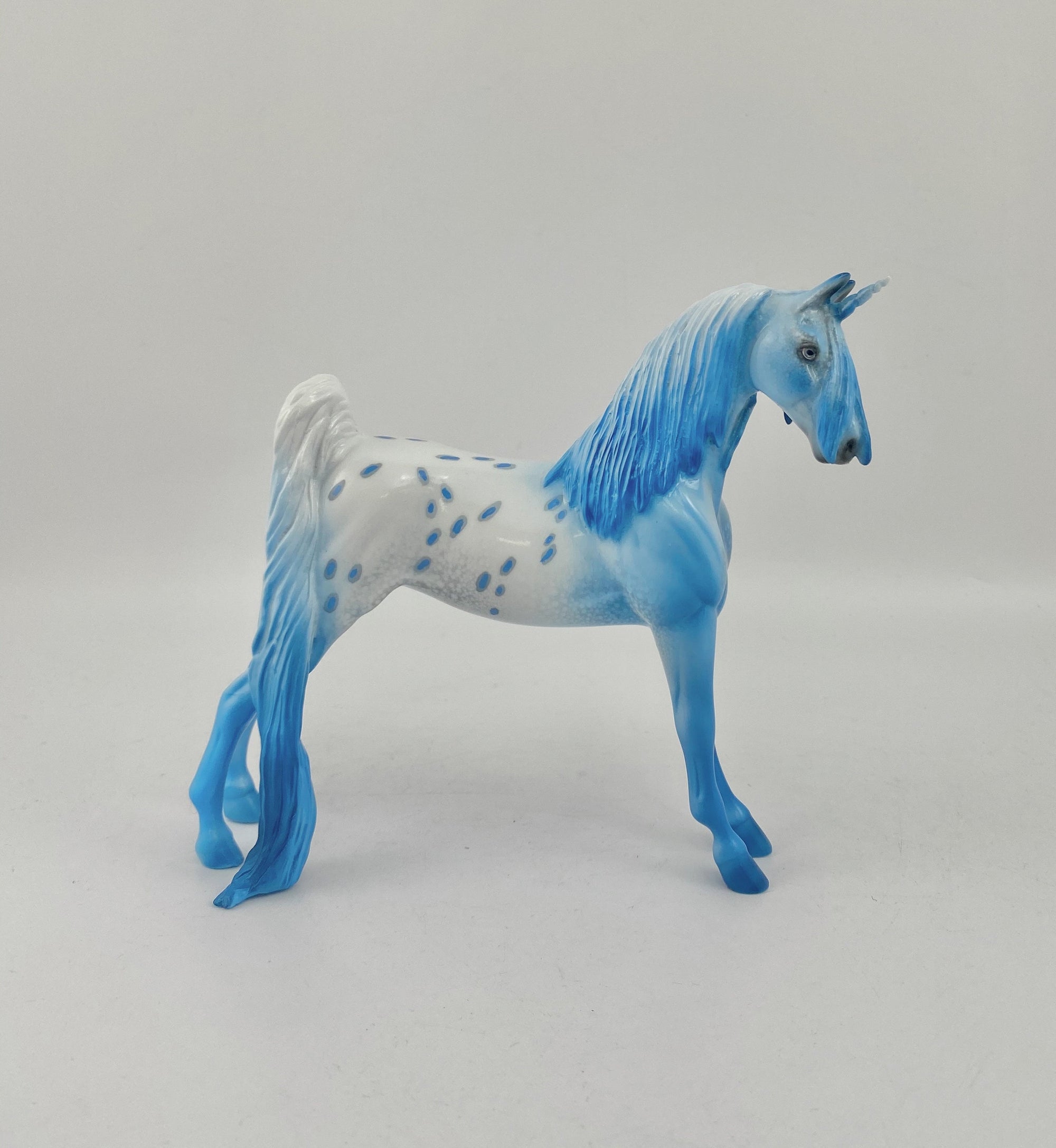 BLUE MIST-OOAK DECO SADDLEBRED PEBBLES