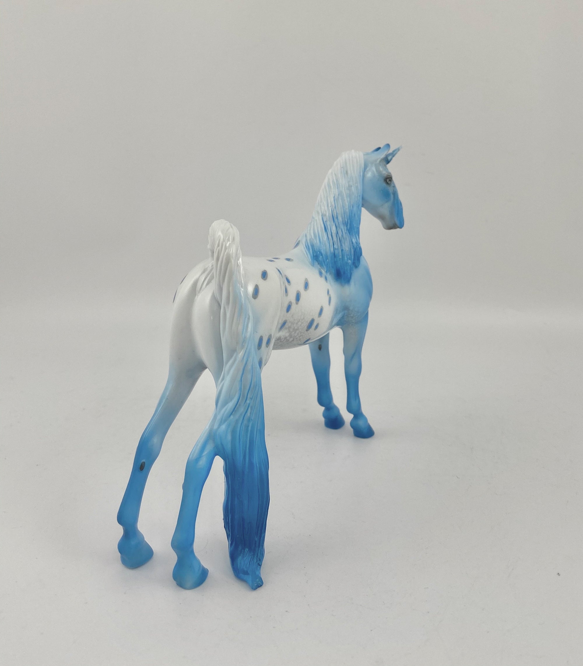 BLUE MIST-OOAK DECO SADDLEBRED PEBBLES