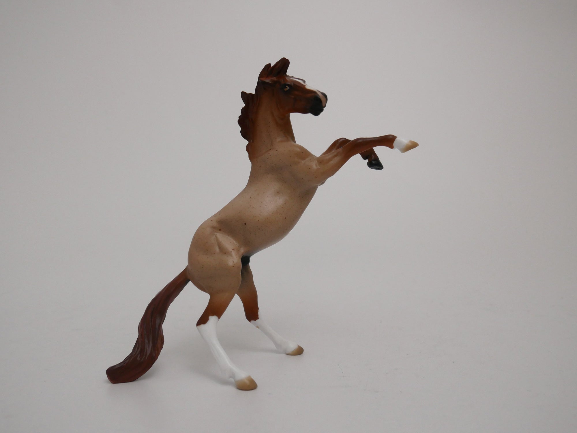 BUGLE-LE-6 RED ROAN REARING CHIP MODEL HORSE 6/30/20