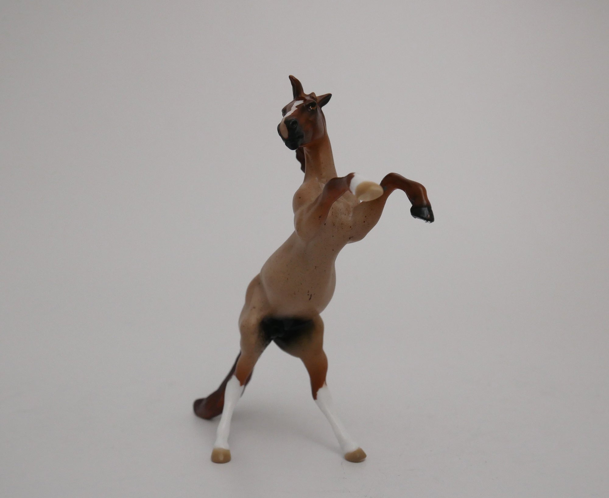 BUGLE-LE-6 RED ROAN REARING CHIP MODEL HORSE 6/30/20