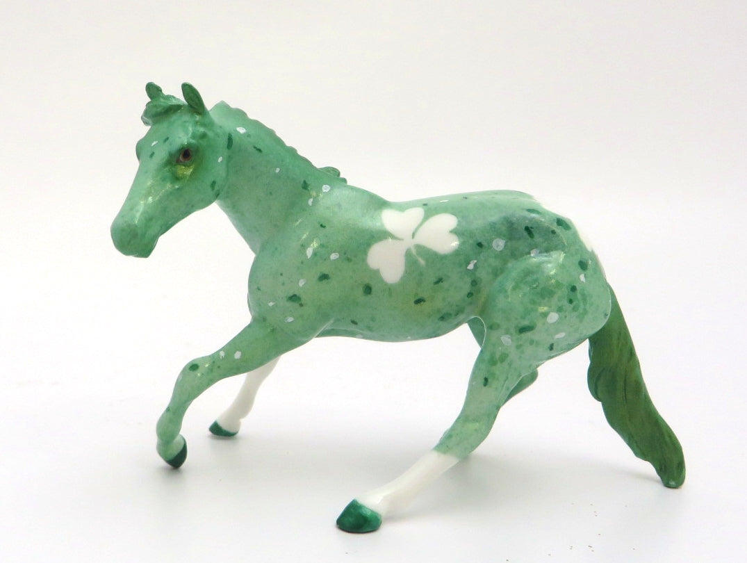 CLOVER FIELD - OOAK ST. PATRICKS DAY DECO MINT GREEN WITH SPECKLES CUTTER CHIP BY JAS FANNING 3/9/20