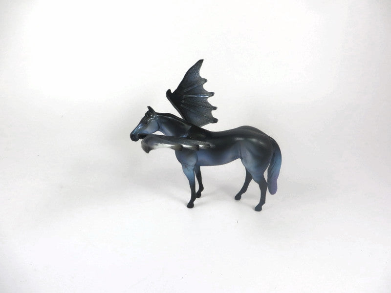 BINX - OOAK HALLOWEEN DECORATOR STOCK HORSE BAT CHIP MODEL HORSE BY MISSY FOX MM19